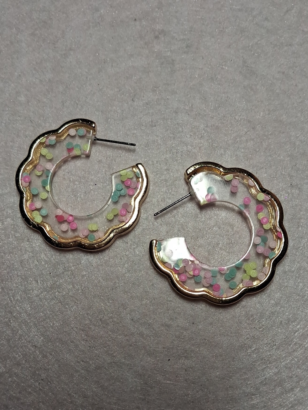 264- Gold-Edged Confetti Hoop Earrings - Pastel Multi